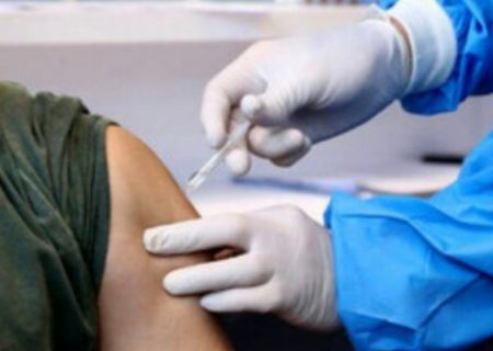 تزریق دُز سوم واکسن در دستور کار قرار گرفته / واکسیناسیون بخش عمده‌ای از جمعیت هدف تا دو ماه آینده تکمیل می شود