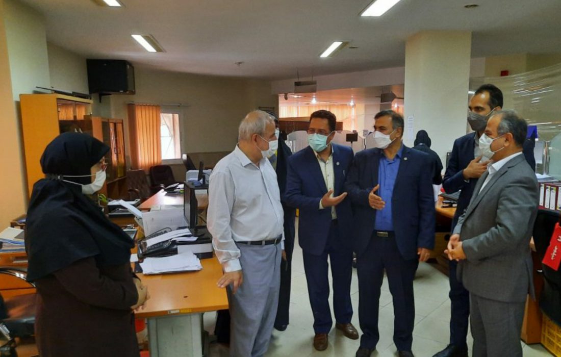 مهار آتش سوزی در تالاب انزلی / آماده باش محیط بانان برای اطمینان از اطفای کامل حریق