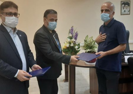 ایثارگران سالهای دفاع مقدس اسوه هایی از رشادت و اخلاص هستند .