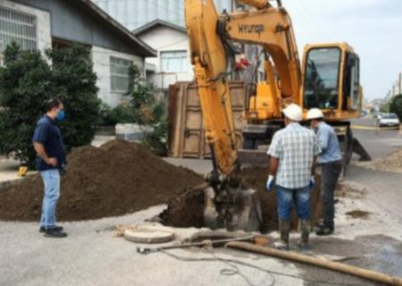 رفع انسداد لوله فاضلاب خیابان گلستان ۵ منطقه غازیان