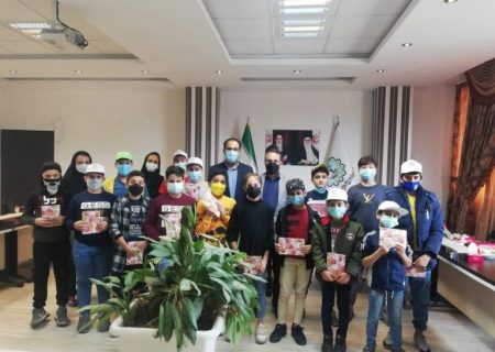 دیدار دانش‌آموزان و سفیران فرهنگ تفکیک زباله از مبدأ با شهردار بندر کیاشهر