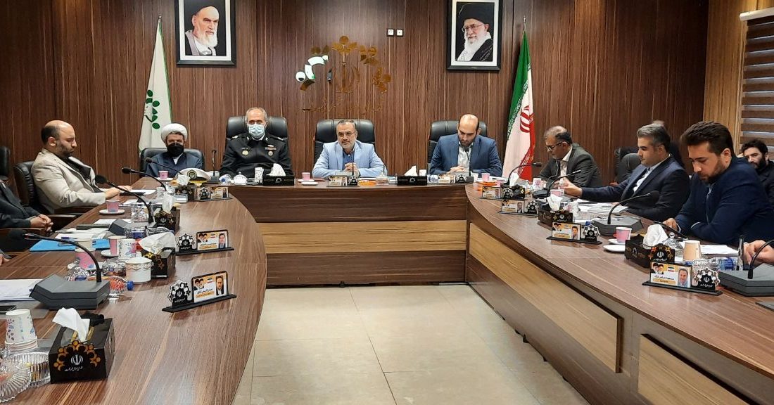 عدم انتفاع شهروندان از اجرای پل های عابر پیاده مکانیزه در رشت/ آتش سوزی اتاقک آسانسور پل عابر پیاده به علت تجمع معتادین