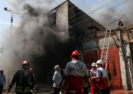 پشتیبانی و امدادرسانی عوامل امدادی جمعیت هلال احمر به متاثرین وزش باد گرم طی ۴۸ ساعت گذشته