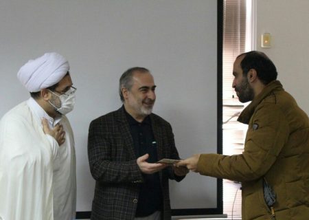 اهدای گواهینامه ۱۱ داور مسابقات قرآن در گیلان