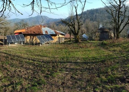 ساكنین روستای كم برخوردار گودی گوابر شهرستان املش از نعمت برق بهره مند شدند