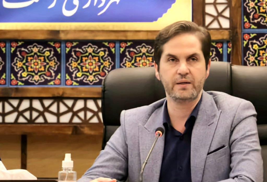 تلاش شهردار رشت برای حل مشکل ۶۵۸ نفر از پرسنل قراردادی/ رایزنی با استاندار ، فرماندار و دادستان مرکز گیلان