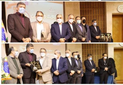 تندیس های زرین رعایت حقوق مصرف کننده  و واحد نمونه صنعتی استان به مدیرعامل شرکت سیمان خزر اهدا شد