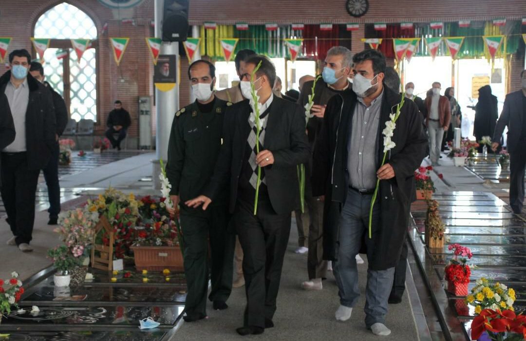 عزت ملت ما ادامه دادن راه شهدای عزیز است