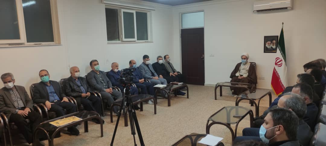 خود را خادم کارگران می دانیم و برای بهبود وضعیت جامعه کارگری تلاش خواهیم کرد