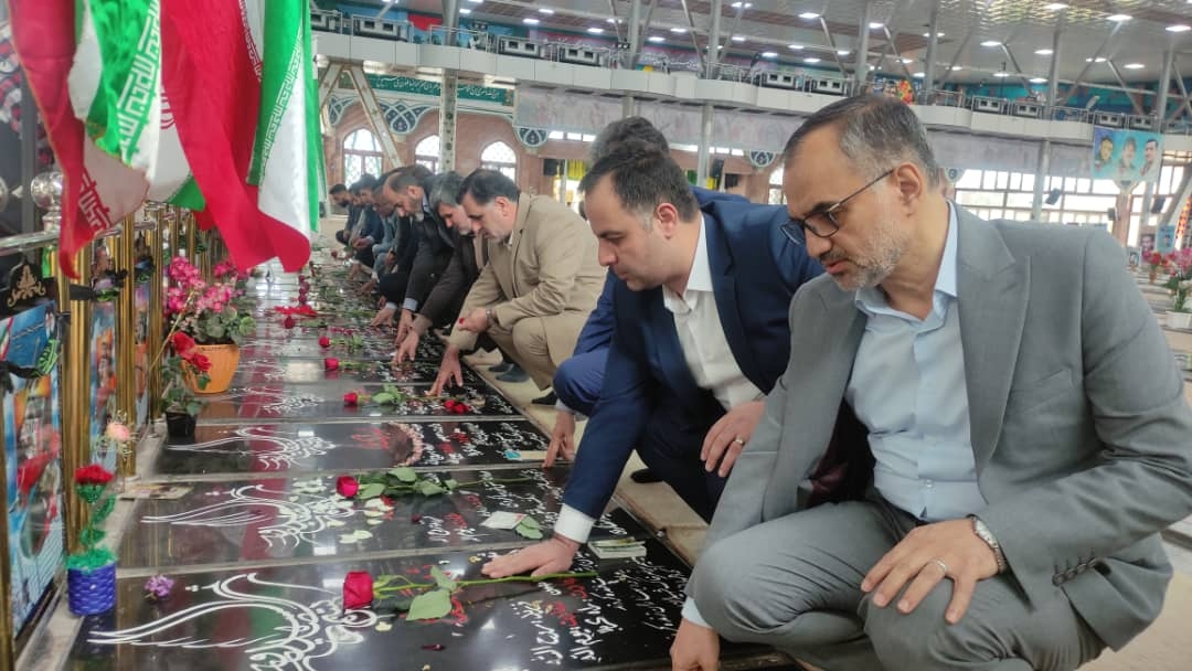 تجدید پیمان رئیس و اعضای شورای اسلامی شهر رشت با آرمان های امام راحل و شهدای گرانقدر