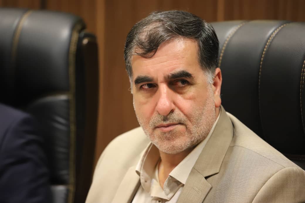 دریافت ویزیت از بیماران از وحدت رویه برخوردار نیست/ آسانسورهای خراب و ساختمان های فاقد پارکینگ دغدغه بیماران در زمان مراجعه به مراکز درمانی است/ عدم نظارت دانشگاه علوم پزشکی