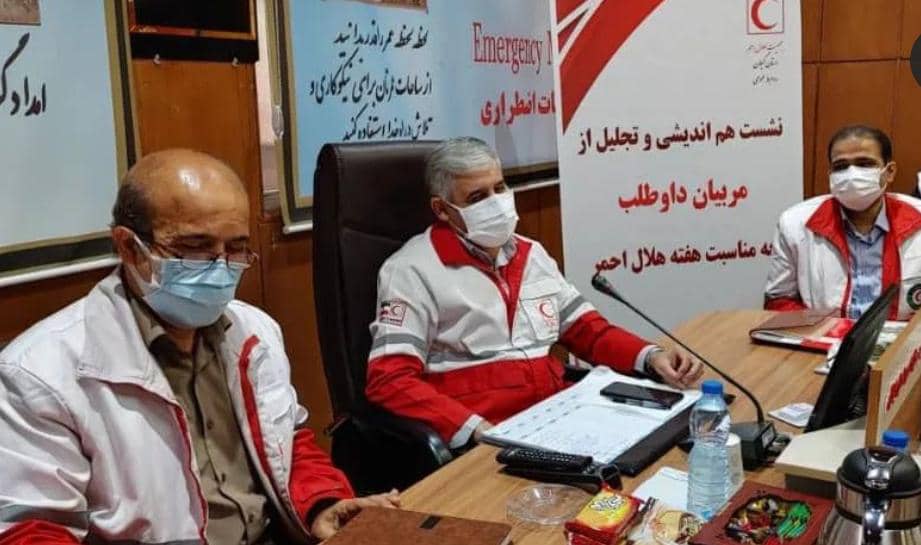 نشست هم اندیشی و تجلیل از مربیان داوطلب جمعیت هلال احمر استان گیلان برگزار شد