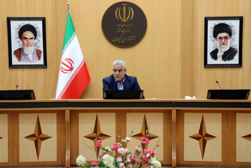 زمینه ورود جوانان فعال و متخصص به عرصه تولید و مولد سازی فراهم شود/ با جان و دل، پذیرای نظرات نخبگان جوان هستم