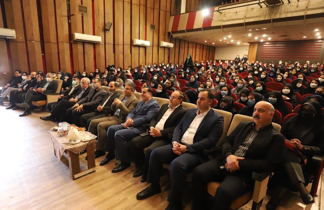 مراسم تجلیل از معلمین شاغل در مدارس غیر انتفاعی برگزار شد