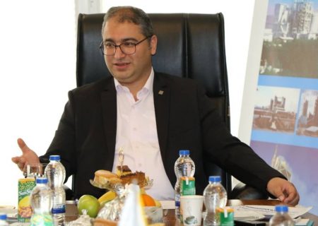 ترسیم برنامه های فروش آینده با تکیه بر مزیت های رقابتی پایدار و همفکری با خریداران محصولات