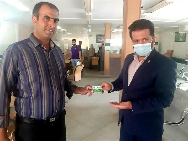 صدور نخستین دامدار کارت ۲ میلیارد ریالی در بانک کشاورزی