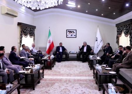 اقتصاد گیلان با حمایت از تولید و توسعه صادرات رونق می یابد / تاکید دکتر عباسی بر توزیع عادلانه تسهیلات بانکی و همراهی بهتر با تولیدکنندگان و سرمایه گذاران