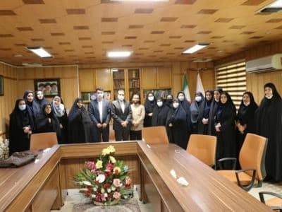 دیدار فرماندار رشت با بانوان همکار در مجموعه فرمانداری شهرستان / رعایت پوشش مناسب هیچگونه منافاتی با ایفای نقش اجتماعی ندارد