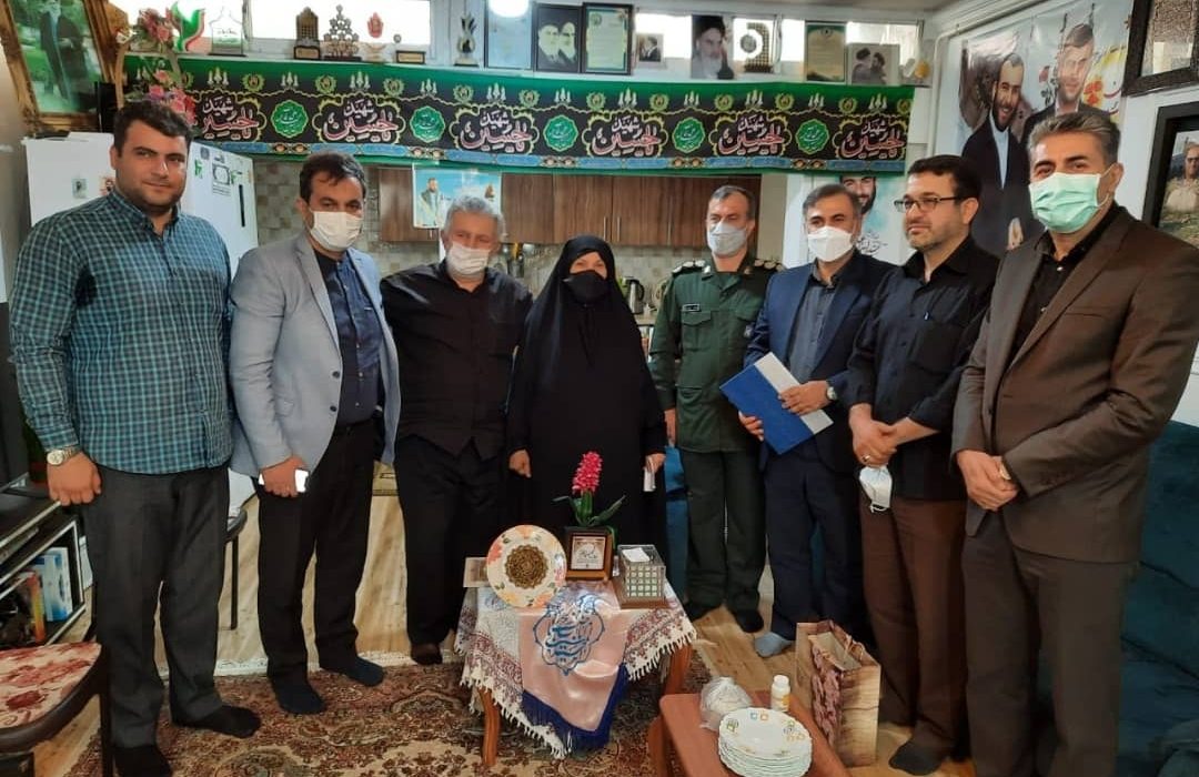 شهدا با گام نهادن در مسیری الهی ، تنها با خدا معامله نمودند
