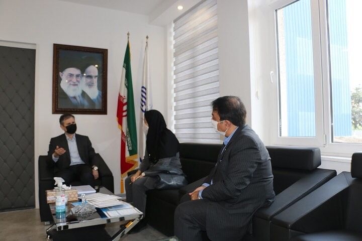 تفاهمنامه ی احداث کارگاه خیاطی در هنرستان دخترانه شهدای گمنام شهرستان شفت امضاء شد