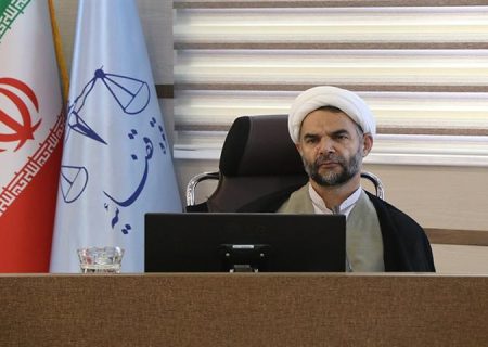 هر فعالیتی که به سلامت و بهداشت مردم لطمه بزند باید متوقف گردد