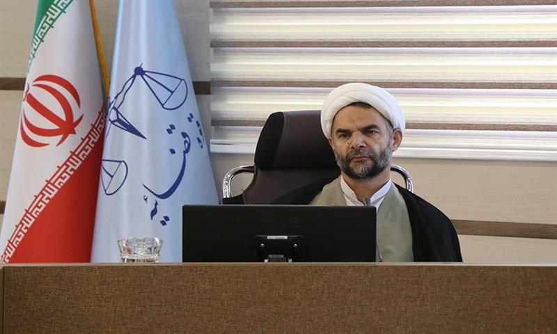 هر فعالیتی که به سلامت و بهداشت مردم لطمه بزند باید متوقف گردد