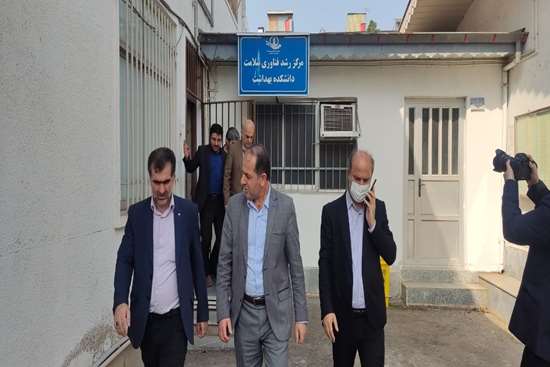 حضور سرپرست دانشگاه علوم پزشکی گیلان در دانشکده بهداشت/ از بازدید بخش‌های آزمایشگاهی و اداری تا گفتگوی صمیمانه با دانشجویان و اساتید