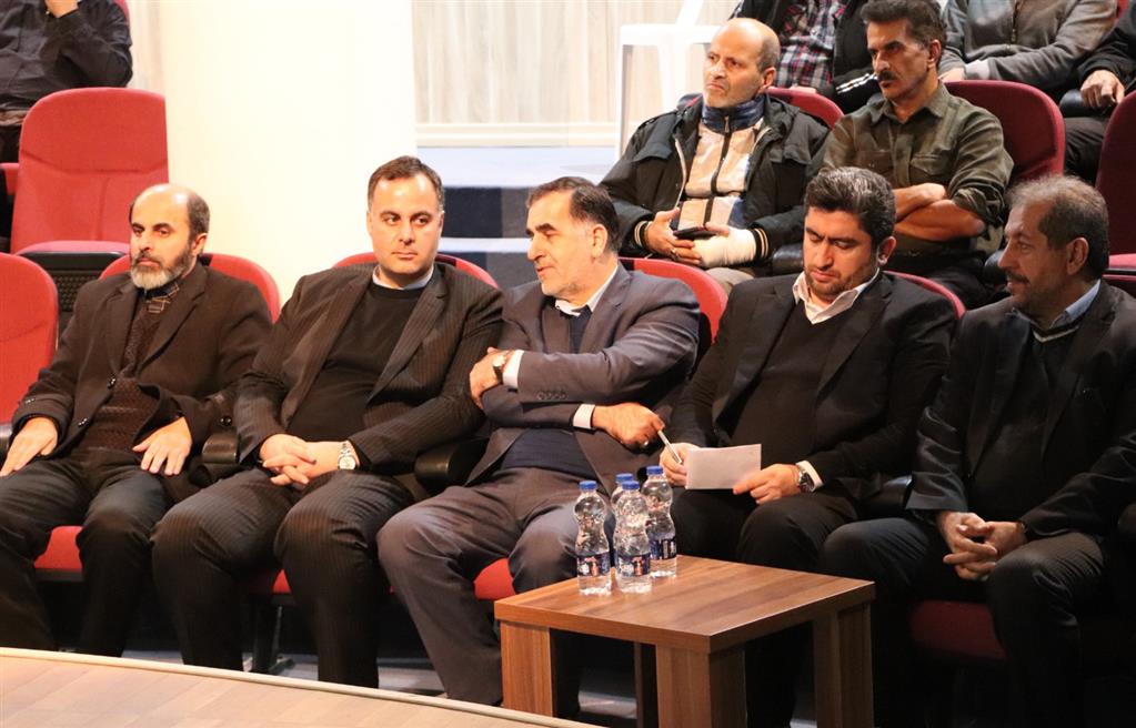 لایحه شورای اسلامی شهر رشت برای اضافه کردن ۵۰ دستگاه ون به ناوگان حمل و نقل عمومی _برنامه ریزی برای احداث پارکینگ‌های جدید در سطح شهر _لزوم رسیدگی به معیشت رانندگان سازمان اتوبوسرانی