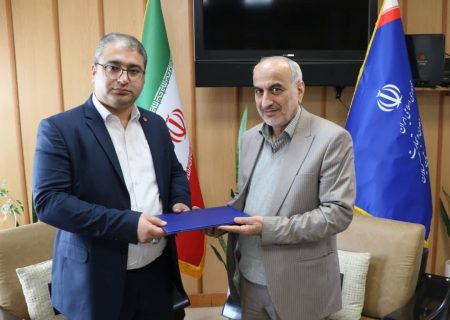 اعطا لوح واحد برتر تحقیق و توسعه سال ۱۴۰۱به اسحق جمال امیدی مدیر عامل شرکت سیمان خزر