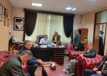 بررسی و رفع مشکلات شهروندان همه روزه در ساختمان شورا