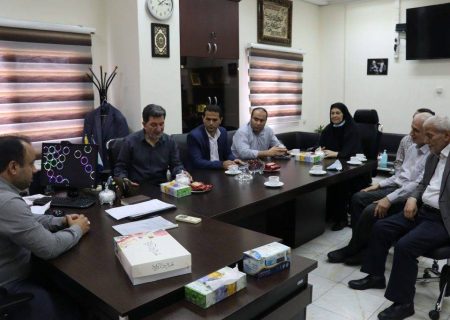 باید به مسئله درمان کارگران توجه ویژه داشته باشیم