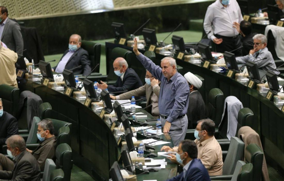 جبار کوچکی نژاد از وزرای اقتصاد و ارتباطات در صحن علنی مجلس شورای اسلامی طرح سوال خواهد کرد