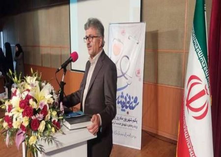 قدردان زحمات و جانفشانی های پزشکان و داروسازان هستیم