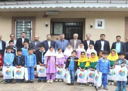 طرح اهدای لوازم التحریر برای دانش آموزان مناطق محروم از سوی مخابرات منطقه گیلان