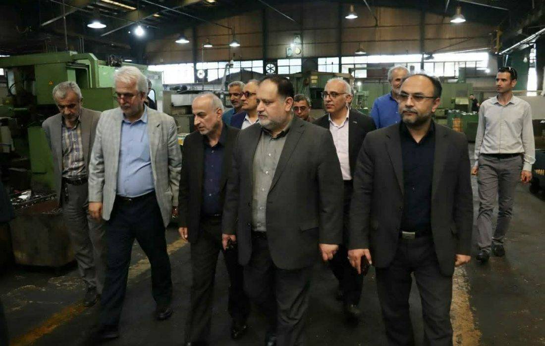 علیرغم وجود مشکلات، تولید کنندگان یک قدم به عقب ننشسته اند/۷۴ واحد صنعتی شاخص و صادرات محور در لاهیجان فعالیت دارند