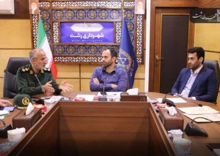 بهره گیری از جلوه های بصری و تجسمی در راستای انتقال فرهنگ ایثار و شهادت به آحاد جامعه