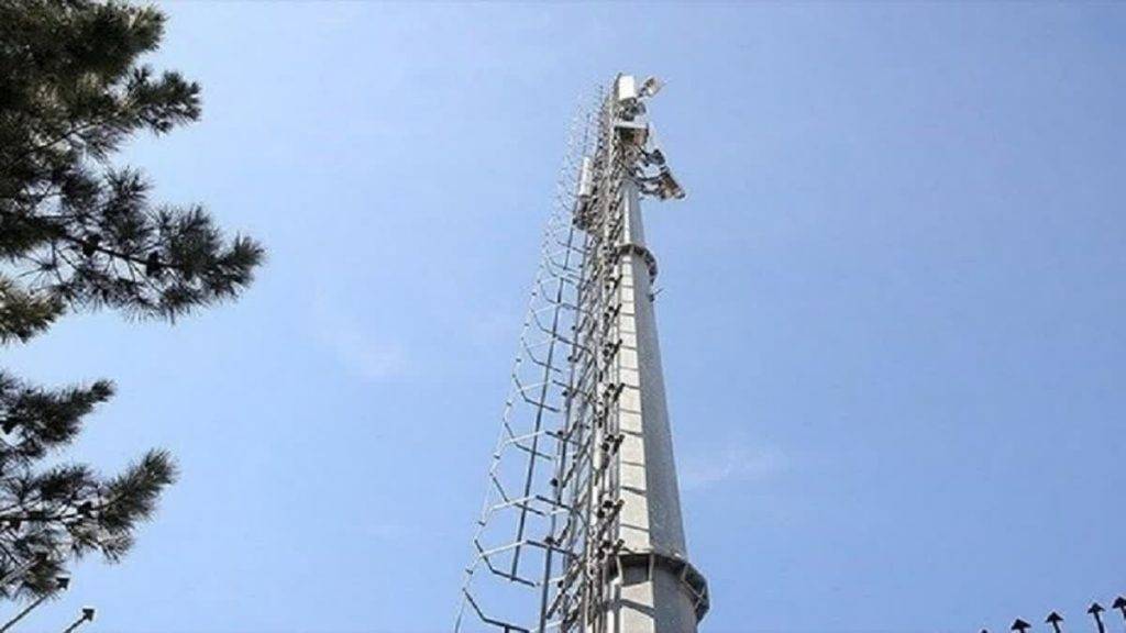 در راستای ادامه روند توسعه مخابراتی در نقاط مختلف استان نصب دکل در مسکن مهر رشت