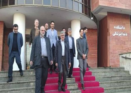 نشست مشترک ارزیابان بیرونی وزارت بهداشت با دکتر آشوبی در دانشکده دندانپزشکی