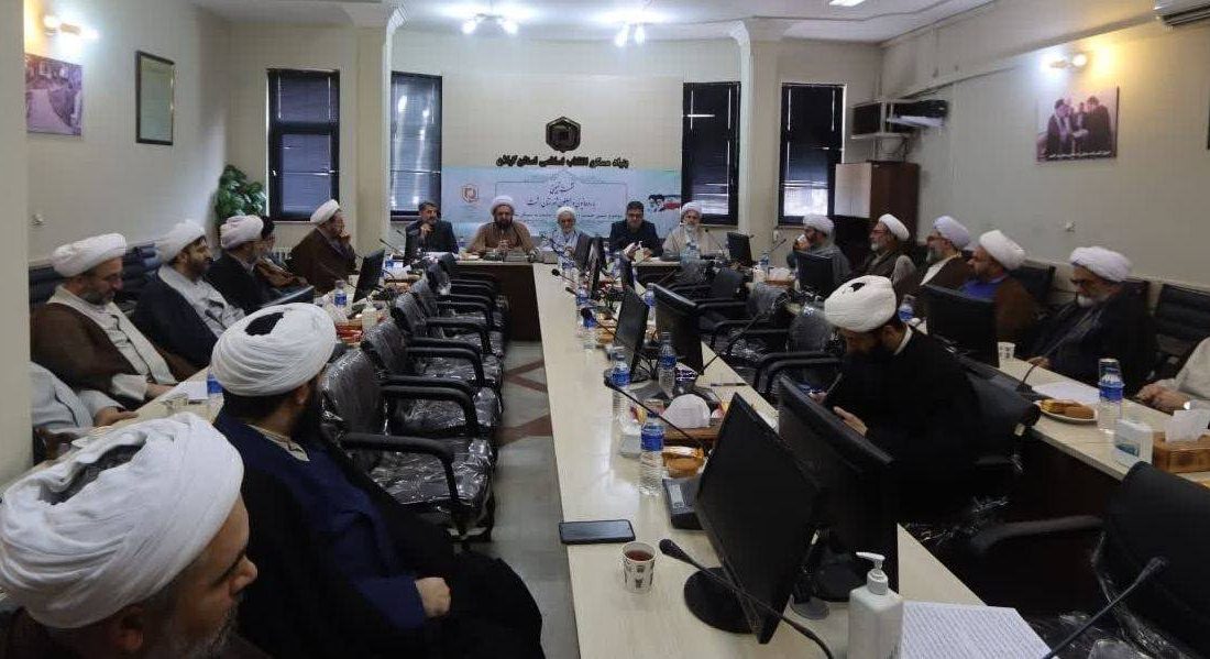 اساس شکل گیری بنیاد مسکن حساب ۱۰۰ امام بود