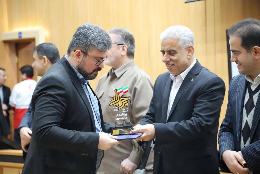 جوان منتخب جشنواره “جوانان ایرانی، پرچمدار پیشرفت” تجلیل شدند