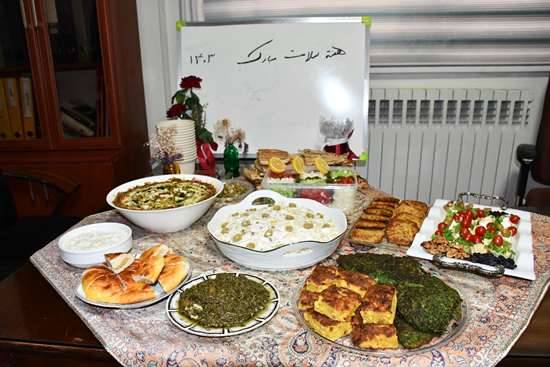 برپایی سفره سلامت در بخش‌ها و واحدهای مرکز آموزشی و درمانی پورسینا