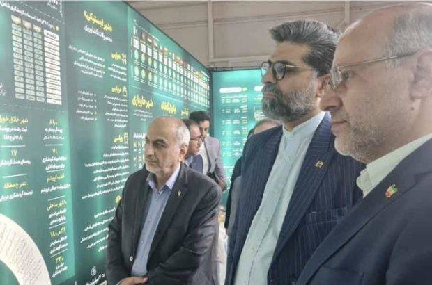 بازدید مدیرعامل سازمان صنایع کوچک و شهرکهای صنعتی ایران از غرفه گیلان در محل نمایشگاه ایران اکسپو