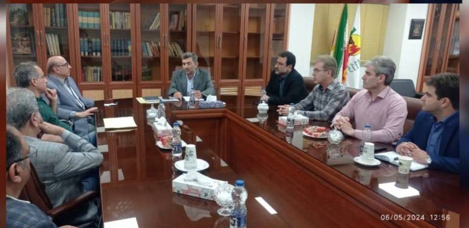 نشست مشترك مدیرعامل و معاونین توزیع برق گیلان با هیئت رئیسه و اعضا واحدهای صنعتی و تولیدی استان