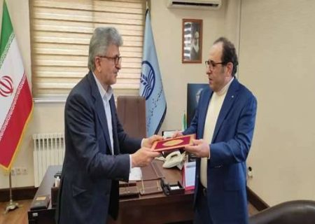 دندانپزشک گیلانی‌الاصل مقیم آمریکا به صف خیران سلامت پیوست