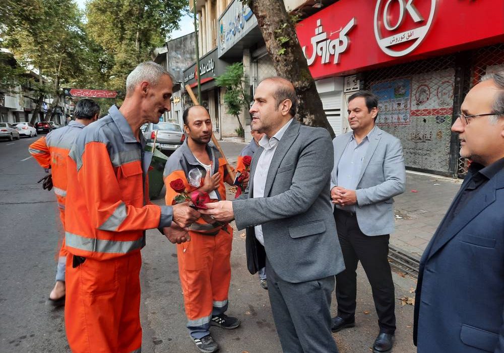پاسداشت زحمات پاکبانان شریف شهرداری رشت به عنوان بخشی از جامعه کارگران بیمه شده