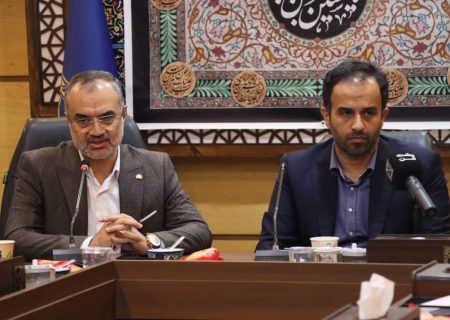 کارگرنیا رئیس شورای اسلامي شهر رشت در دیدار با مجمع نمایندگان گیلان عنوان کرد: بهره برداری از تقاطع های غیر همسطح رشت طی چند ماه آینده/ تاثیر سوء فقدان مدیریت یکپارچه شهری در روند اجرای پروژه های عمرانی/ جمع آوری تیر برق های مزاحم و مشکل آب و فاضلاب رشت نیازمند اختصاص اعتبار ملی