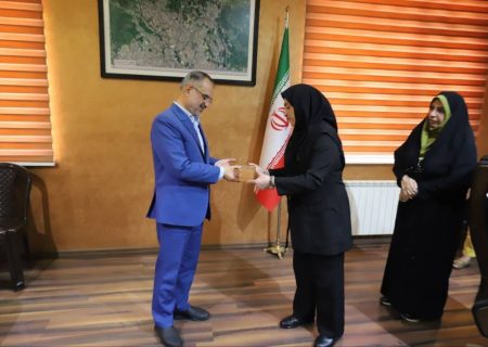 قدردانی بانوان خبرنگار از حمایت های رئیس شورای شهر رشت/سنت شکنی بانوان خبرنگاران عضو بسیج رسانه گیلان به مناسبت روز خبرنگار/ پرداختن به ظرفیت های پنهان رشت و گیلان در رسانه ها در جشنواره حریم رسالت