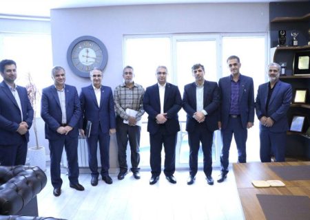 همراهی بانک ها در کنار صنایع موجبات تاب آوری و پایداری اجتماعی و اقتصادی واحد‌های تولیدی را فراهم خواهد نمود