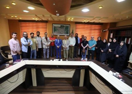 دیدار جمعی از هنرمندان و پیشکسوتان هنر تئاتر عضو مجمع هنرهای نمایشی رشت با محمد حسین واثق کارگرنیا رئیس شورای اسلامی شهر رشت
