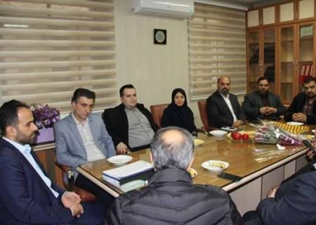 نشست مشترک شهردار، رئیس شورای شهر، رئیس کمیسیون بهداشت و جمعی از مدیران شهرداری رشت با مدیر مرکز آموزشی و درمانی پورسینا